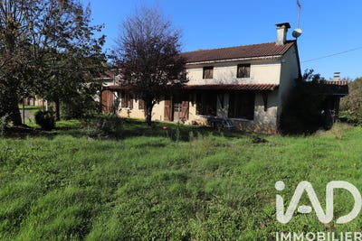 /international/fr/montguyon-charente-310105186244/