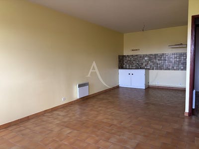 /international/fr/fontenay-le-comte-pays-de-la-loire-310109910229/