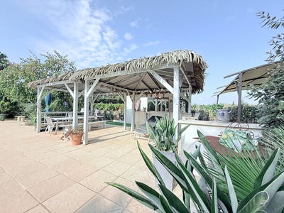 /international/fr/espondeilhan-languedoc-roussillon-310105832158/