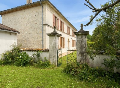 /international/fr/mirambeau-charente-310108127589/
