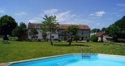 /international/fr/saint-priest-des-champs-auvergne-310102399697/