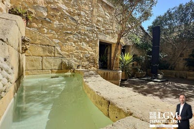 /international/fr/calvisson-languedoc-roussillon-310107759437/