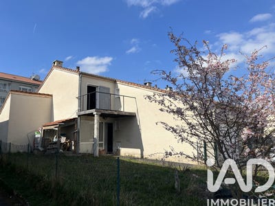 /international/fr/saint-maurice-de-lignon-auvergne-310106795094/