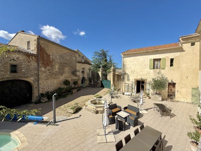 /international/fr/uzes-aquitaine-310106742041/
