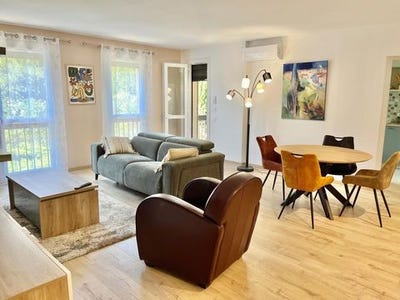 /international/fr/villeneuve-les-avignon-languedoc-roussillon-310101386348/?lang=id