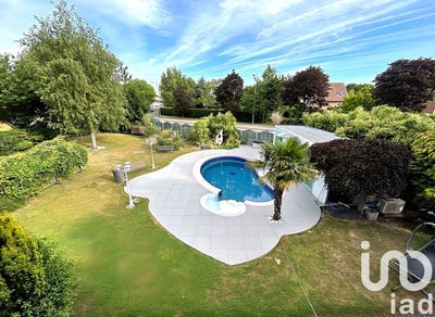 /international/fr/petite-foret-calais-310100715849/