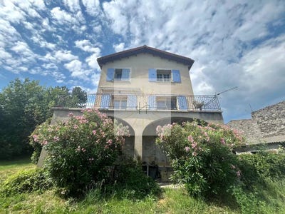/international/fr/chomerac-rhone-310108792980/?lang=pt