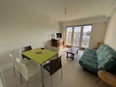 /international/fr/challans-pays-de-la-loire-120096814046/