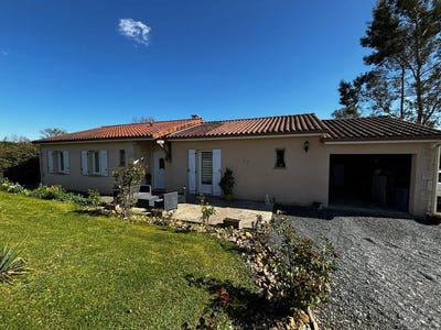 /international/fr/saint-martial-d-albarede-aquitaine-310107972353/