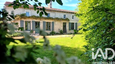 /international/fr/leignes-sur-fontaine-charente-310104144695/