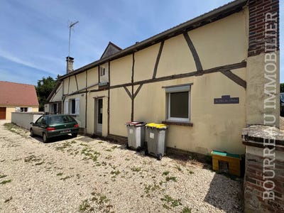 /international/fr/joigny-burgundy-310100735122/