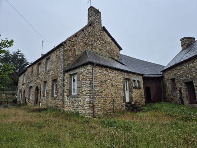 /international/fr/saint-georges-de-chesne-brittany-310098802657/