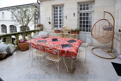 /international/fr/saintes-charente-310107581817/