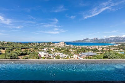 /international/fr/calvi-corsica-310105541251/