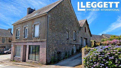 /international/fr/kergrist-moelou-brittany-310108949064/