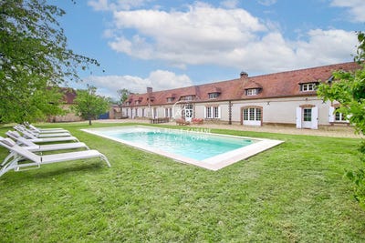 /international/fr/anet-centre-val-de-loire-310099616895/
