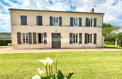 /international/fr/saintes-charente-310108596759/?lang=it