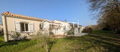 /international/fr/pessines-charente-310106139281/