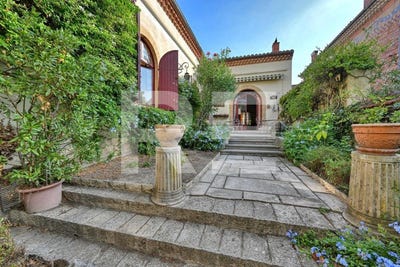 /international/fr/nimes-languedoc-roussillon-310120033126/