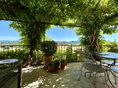 /international/fr/cadenet-provence-alpes-cote-d-azur-310106268853/
