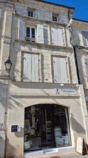 /international/fr/saint-jean-d-angely-charente-310104470749/