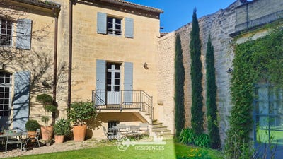 /international/fr/uzes-languedoc-roussillon-310106595570/