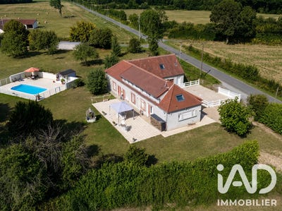 /international/fr/lignerolles-centre-val-de-loire-310107409906/