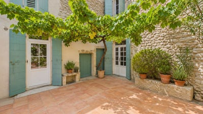 /international/fr/eyragues-provence-alpes-cote-d-azur-310110023247/