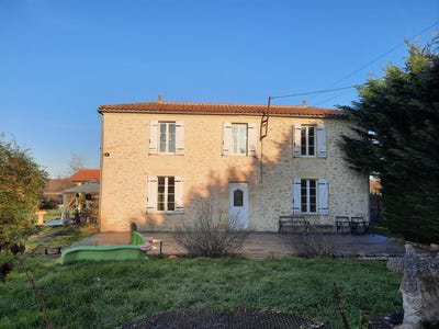 /international/fr/sauveterre-de-guyenne-aquitaine-310106129761/