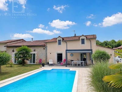 /international/fr/saint-martial-de-valette-aquitaine-310108865031/