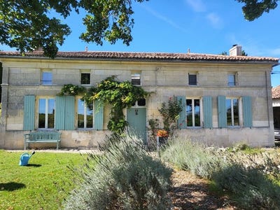 /international/fr/vanzac-charente-310106574845/
