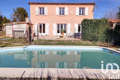 /international/fr/la-verdiere-provence-alpes-cote-d-azur-310097845162/