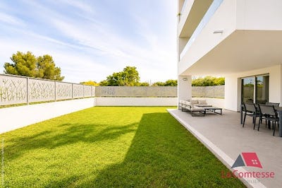 /international/fr/marseille-provence-alpes-cote-d-azur-310108453177/