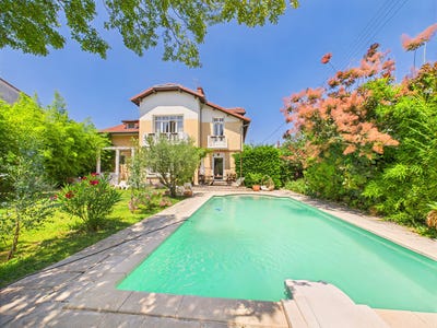 /international/fr/romans-sur-isere-rhone-310106967980/