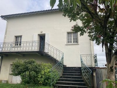 /international/fr/saint-privat-des-pres-aquitaine-120094023547/?lang=en