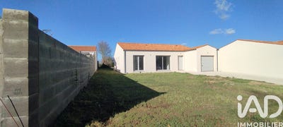 /international/fr/anais-charente-310106165180/