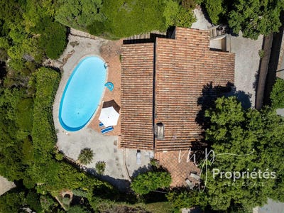 /international/fr/rayol-canadel-sur-mer-provence-alpes-cote-d-azur-310100495550/