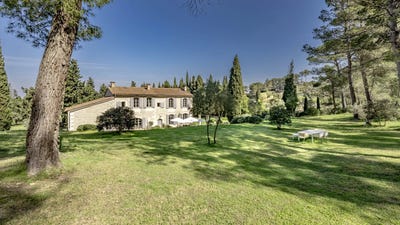 /international/fr/st-etienne-du-gres-hh-16282748-saint-etienne-du-gres-provence-alpes-cote-d-azur-310110070290/
