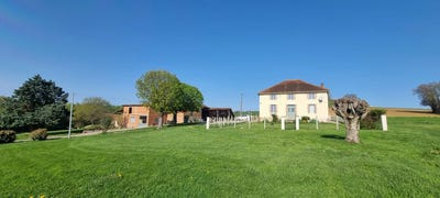 /international/fr/castelnau-montratier-midi-pyrenees-310098890322/?lang=th