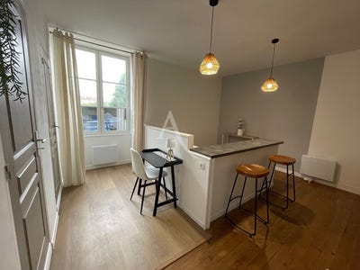 /international/fr/fontenay-le-comte-pays-de-la-loire-310108699235/