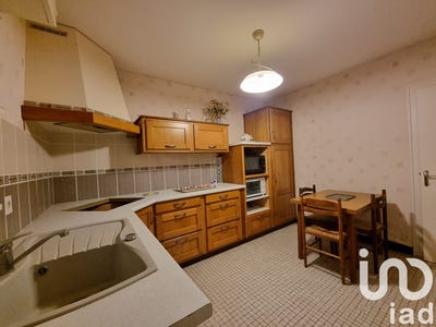 /international/fr/yzernay-pays-de-la-loire-310097769059/