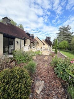 /international/fr/fontaine-chaalis-picardie-310108459698/