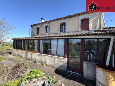 /international/fr/gemozac-charente-310103732713/