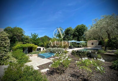 /international/fr/saint-etienne-du-gres-provence-alpes-cote-d-azur-310108649526/