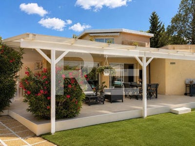 /international/fr/poulx-languedoc-roussillon-310106505991/