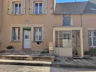 /international/fr/coulanges-sur-yonne-burgundy-310108790990/