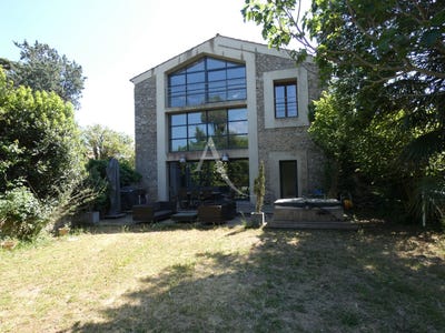 /international/fr/nevian-languedoc-roussillon-310108157177/