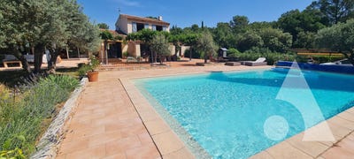 /international/fr/cotignac-provence-alpes-cote-d-azur-310108602657/
