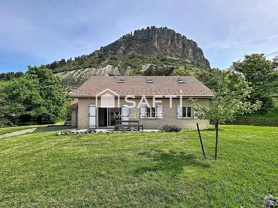 /international/fr/la-rochette-provence-alpes-cote-d-azur-310107948275/