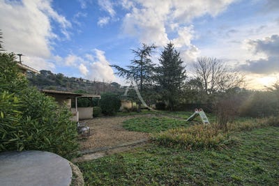 /international/fr/poussan-languedoc-roussillon-310107293047/